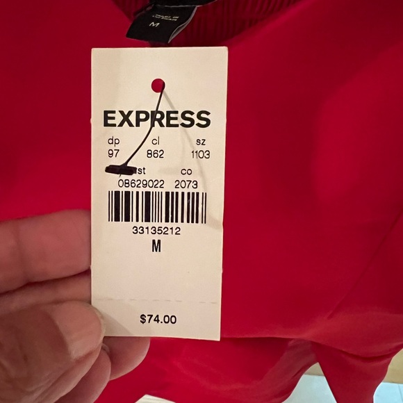 Red top - Picture 3 of 4